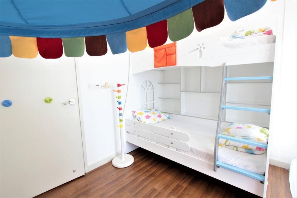 Апартаменты Afiniti Residensi Legoland Medini Нусаджайя Экстерьер фото