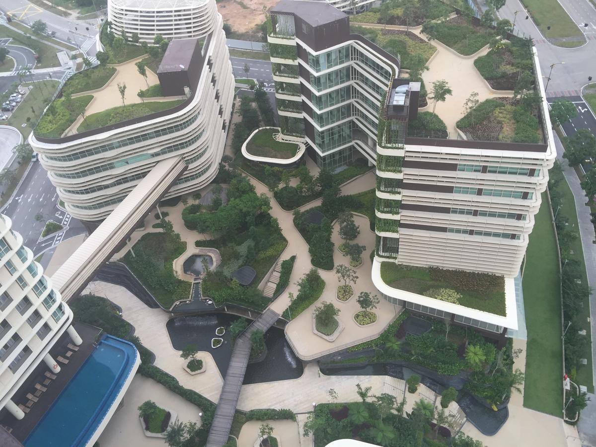 Апартаменты Afiniti Residensi Legoland Medini Нусаджайя Экстерьер фото