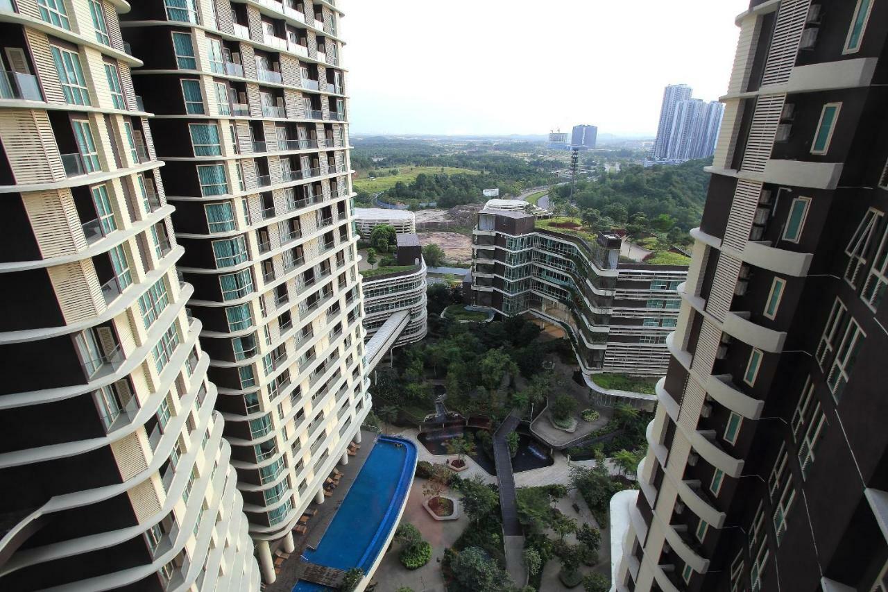 Апартаменты Afiniti Residensi Legoland Medini Нусаджайя Экстерьер фото