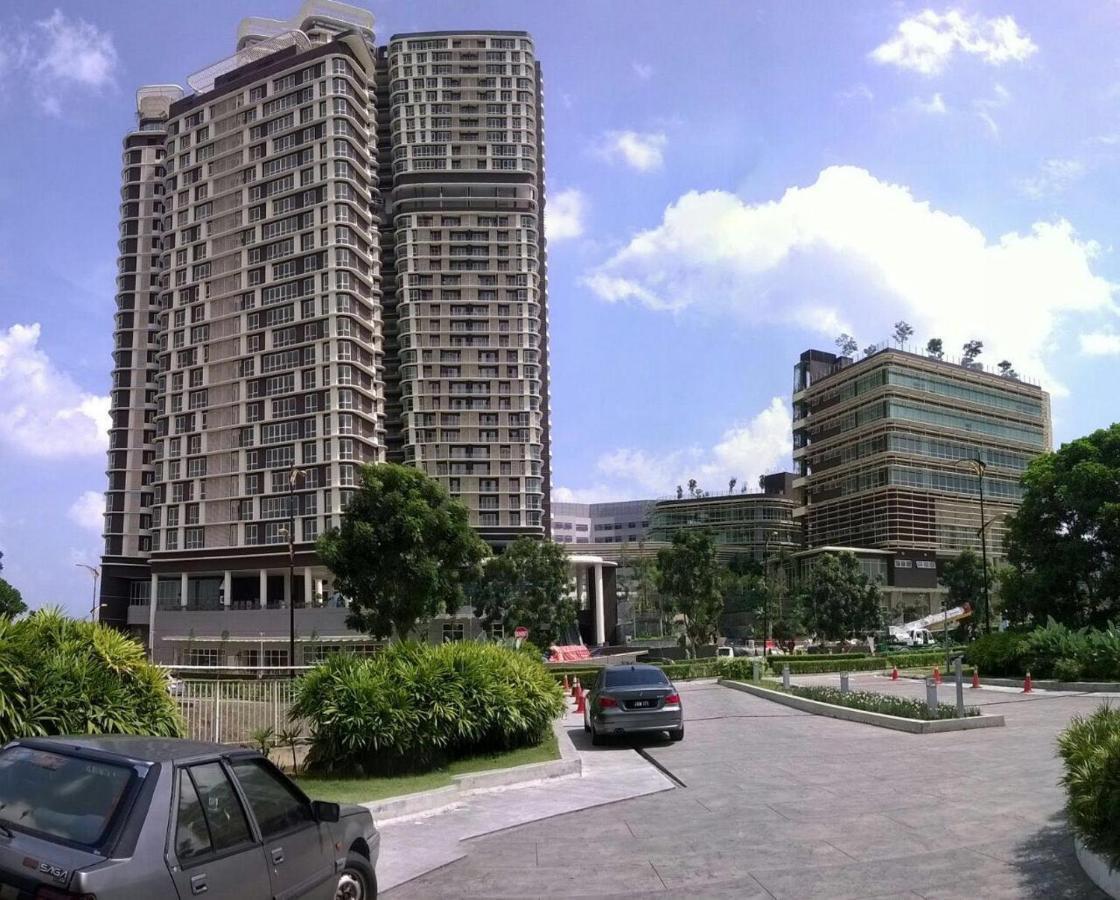 Апартаменты Afiniti Residensi Legoland Medini Нусаджайя Экстерьер фото